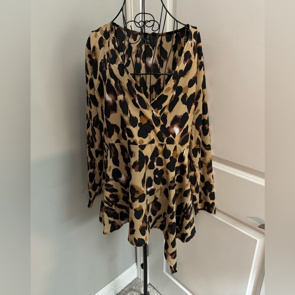 NWOT Bloom Chic Leopard Long Sleeve Blouse Size Large - Picture 1 of 5
